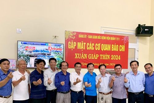 Đảng ủy, Ban Giám đốc Bệnh viện Quân y 211 gặp mặt các cơ quan báo chí