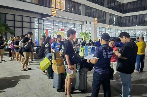 Philippines phá vỡ một trung tâm lừa đảo trực tuyến, giải cứu hàng trăm người