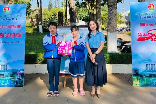 45 đội viên, thiếu nhi TP. Pleiku tham gia sinh hoạt chuyên đề 'Em yêu biển đảo Việt Nam'