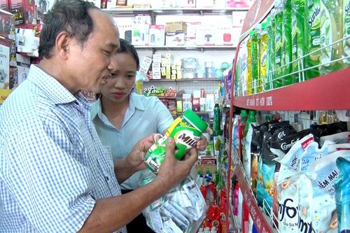 Đẩy mạnh phát triển thương mại, dịch vụ