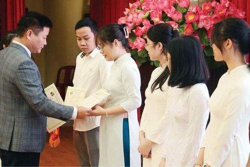 Đặt mục tiêu có được học bổng