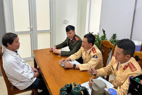 Xử lý đối tượng lên mạng 'báo chốt' CSGT