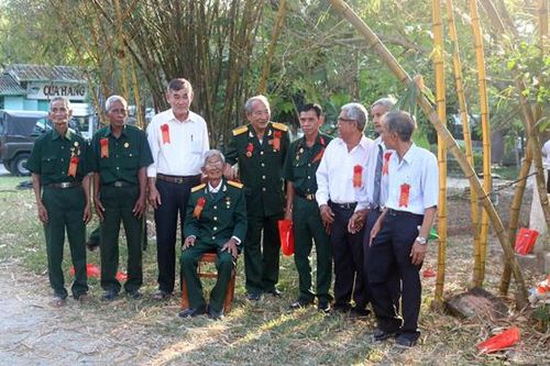 Về Tức Dụp – Sống lại 128 ngày đêm đầy vẻ vang