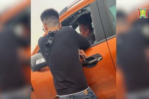Truy đuổi lái xe bán tải gây tai nạn liên hoàn bỏ chạy