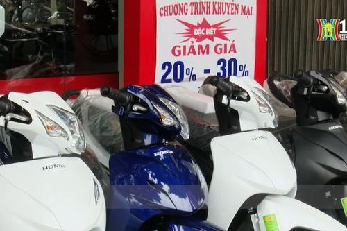 Xe máy giảm giá sâu vẫn ế
