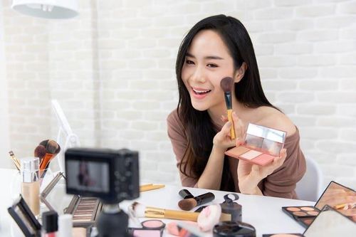 Cha mẹ cần chuẩn bị gì nếu con muốn trở thành người nổi tiếng mạng xã hội?