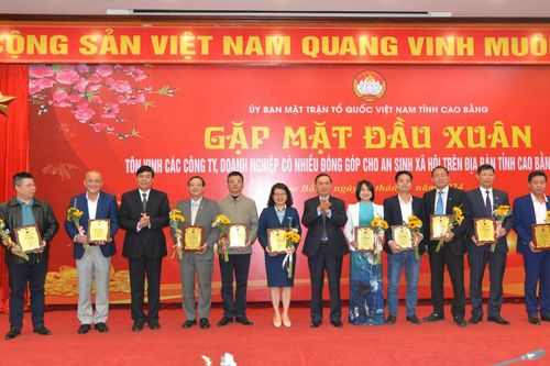 Tôn vinh các công ty, doanh nghiệp có nhiều đóng góp cho an sinh xã hội trên địa bàn tỉnh giai đoạn 2021 - 2023