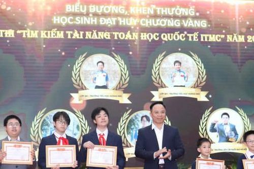 Quận Hoàng Mai: Tuyên dương 35 học sinh đạt giải trong kỳ thi ITMC 2024