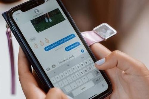 Chụp màn hình tin nhắn của người khác rồi đăng lên mạng sẽ bị xử lý thế nào?