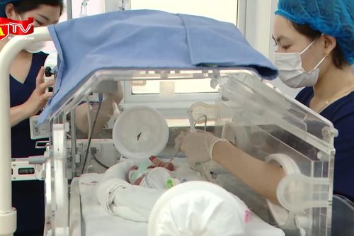 Những 'vị thần hộ mệnh' của trẻ sinh non
