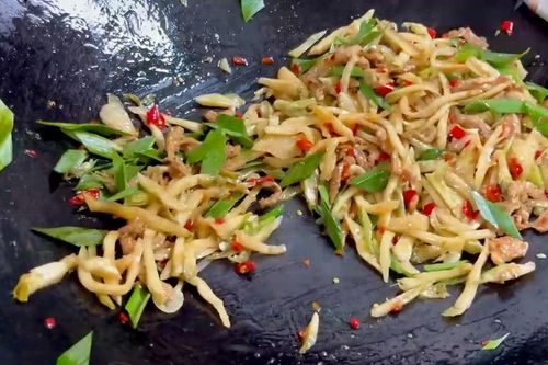 Mầm đá trong tích dân gian là có thật trên đời