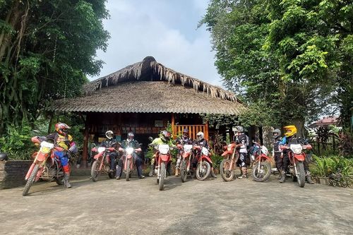 Đào tạo nông dân làm du lịch