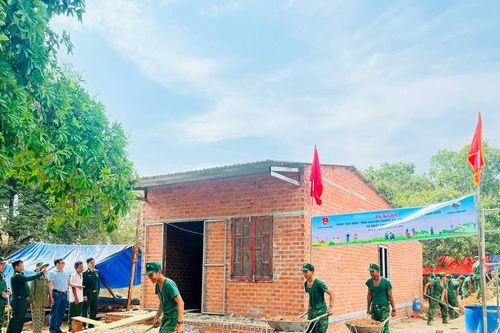 Báo Đại Đoàn Kết phối hợp với BĐBP Đắk Lắk triển khai xây nhà Đại đoàn kết cho người nghèo