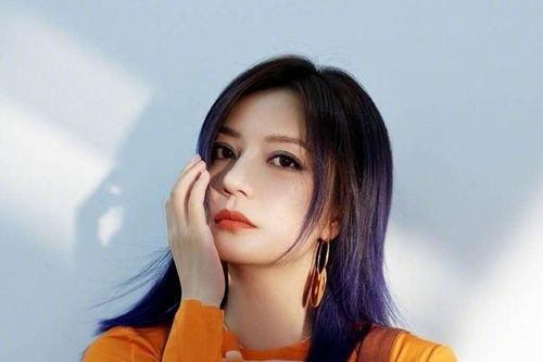 Triệu Vy sau 3 năm bị cấm sóng