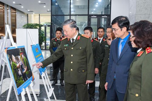 Công an chính quy phát huy vai trò trong công tác thanh niên ở cơ sở