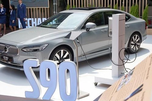 Cận cảnh Volvo S90 Recharge vừa ra mắt tại Việt Nam, giá từ 2,89 tỷ đồng