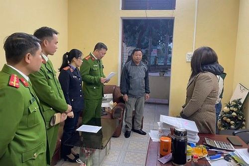 Hiệu trưởng và kế toán trường Mầm non lập khống hồ sơ rút tiền ngân sách