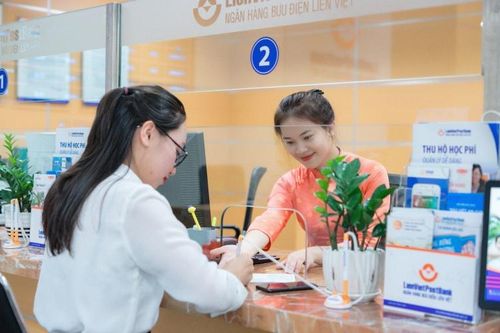 Hai Phó Tổng Giám đốc LPBank bán gần 1,2 triệu cổ phiếu