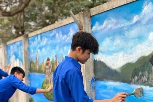 Đường bích họa 'Tự hào một dải non sông'