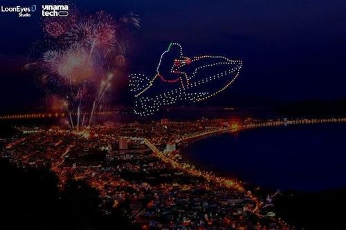 500 thiết bị bay công nghệ lần đầu tiên 'vẽ tranh' trên bầu trời Bình Định