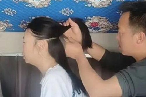 Ký ức đau lòng của người chồng lái xe chở vợ bị liệt nửa người đi làm suốt 4 năm