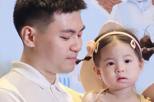 'Em bé hot nhất mạng xã hội' lên sóng cùng quý tử nhà HLV Rap Việt