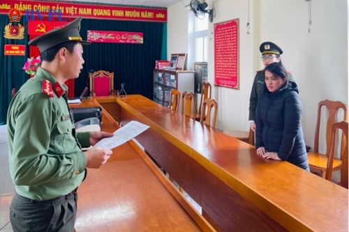 Phê chuẩn khởi tố cán bộ quỹ tín dụng môi giới người đi nước ngoài trái phép