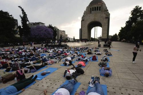 Mexico: Ngủ trưa tập thể trên đường phố để hưởng ứng Ngày Giấc ngủ Thế giới