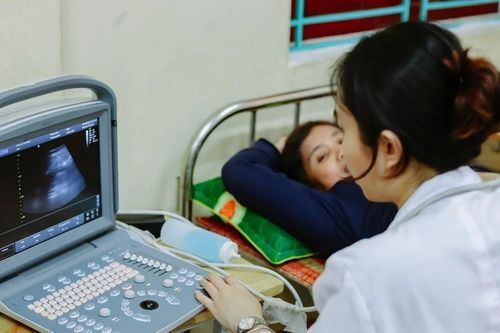 Khám bệnh, phát thuốc và tặng quà cho gần 1.000 người dân tại Hải Phòng