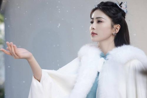 Vu Chính đầu tư mạnh, quyết tâm đưa 'con gái cưng' Bạch Lộc thành đỉnh lưu?