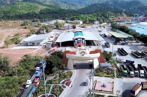 Chiến lược xây dựng Khu kinh tế thương mại xuyên biên giới chung Lao Bảo - Densavan