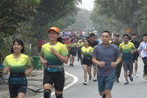 Hơn 500 người tham gia 'Ngày chạy Olympic vì sức khỏe toàn dân'