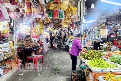 Thực hiện chủ trương di chuyển các hộ kinh doanh tại chợ Rồng đến địa điểm kinh doanh mới