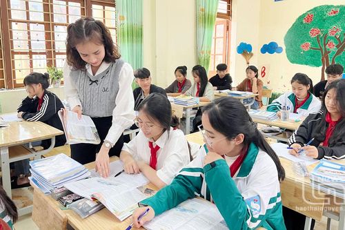 Nơi trường là nhà, thầy cô như mẹ cha