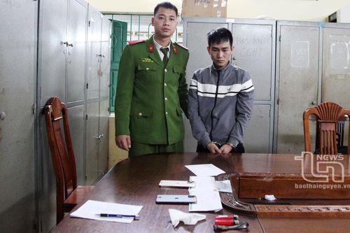 Bắt giữ đối tượng dùng bình xịt hơi cay để cướp tài sản