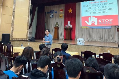 Tư vấn sức khỏe tình dục-giới và truyền thông HIV/AIDS cho 750 sinh viên