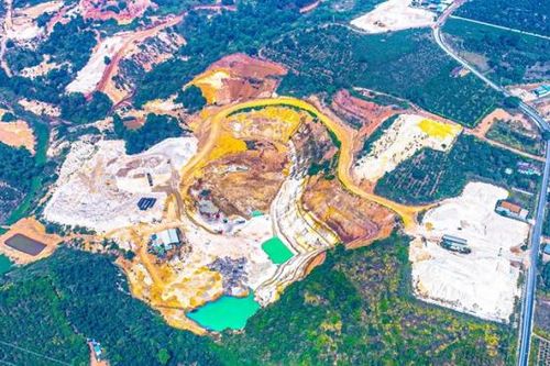Thêm một công ty khai thác cao lanh bị phạt hơn 1,3 tỷ đồng