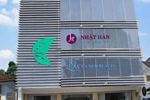 Cụ bà 70 tuổi tử vong sau khi phẫu thuật căng da mặt