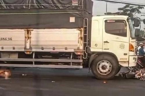Hai bà lão ở TPHCM tử vong sau va chạm với xe tải