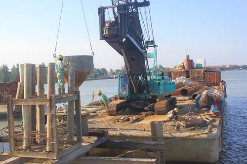 Quảng Bình: Dự án trọng điểm đường ven biển và cầu Nhật Lệ 3 gặp nhiều vướng mắc