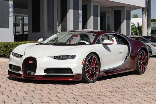 Mua Bugatti Chiron, tặng kèm cả xe siêu sang Rolls-Royce Wraith