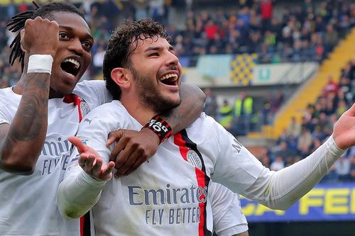 Vòng 29 Serie A: Thắng dễ Verona, Milan xây chắc ngôi nhì bảng