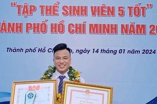 Châm ngôn sống 'cho đi là còn mãi' của nam sinh trường ĐH Văn Hiến đạt Danh hiệu 'Sinh viên 5 tốt' cấp T. Ư