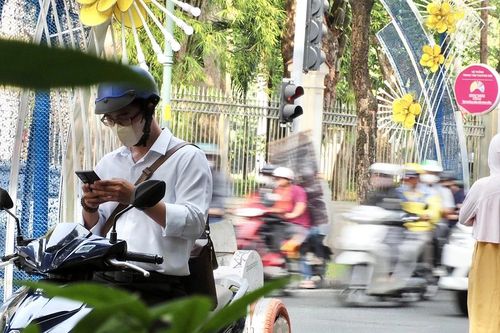 Vấn vương hình bóng cũ