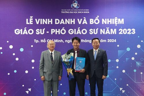 Quy định tuổi nghỉ hưu với giáo sư, phó giáo sư: Lo ngại lãng phí chất xám