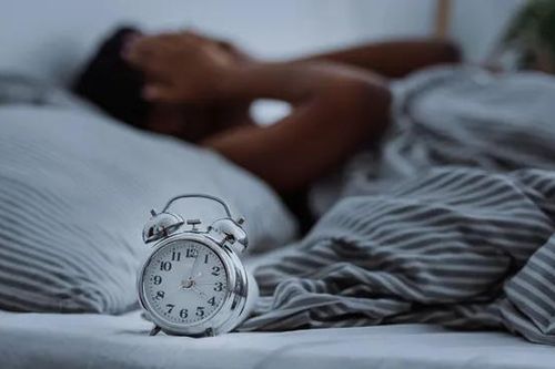 Vì sao ngủ nhiều vẫn buồn ngủ?