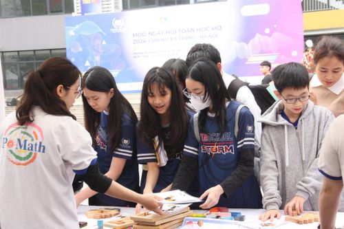 Hàng nghìn học sinh hào hứng chơi cùng toán học
