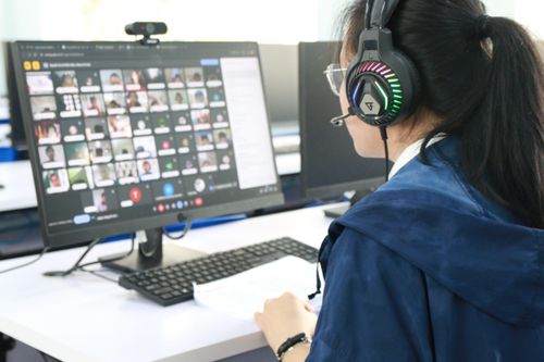 Hơn 2.000 học sinh toàn quốc thi lập trình viên công nghệ thông tin