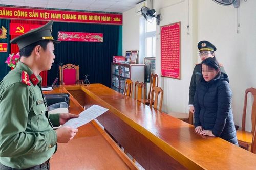 Một nữ cán bộ Quỹ tín dụng ở Hà Tĩnh bị khởi tố, cấm đi khỏi nơi cư trú