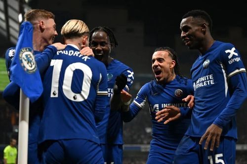 Chelsea vào bán kết FA Cup trong trận cầu 'mưa bàn thắng'